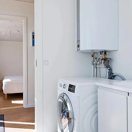 6 Person In Lokken-by Traum *