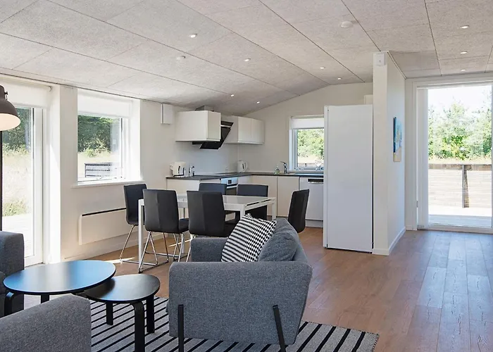 6 Person In Lokken-by Traum * Løkken